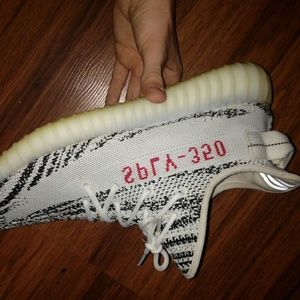 Yeezy boost 350 v2 zebra